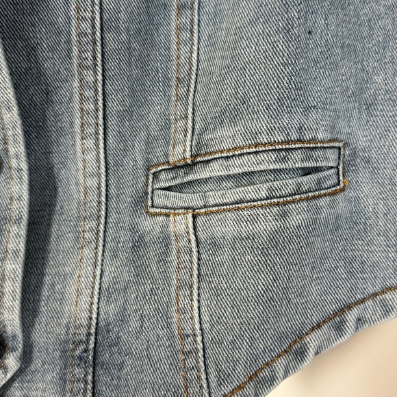 Women's Denim Button Down Sleeveless Jean Vest - Small - Picture 3 of 4